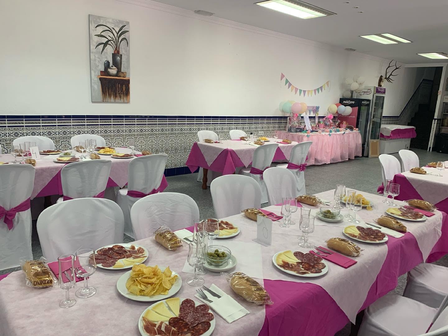 Decoración en tonos rosas